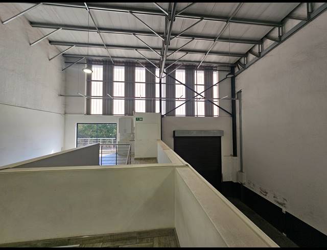 338M² WAREHOUSE TO LET IN LINBRO PARK